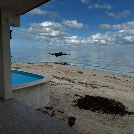 La Casa Amarilla Frente al Mar Villa Chelem Esterno foto