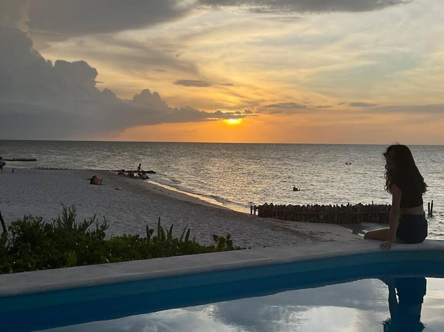 La Casa Amarilla Frente al Mar Villa Chelem Esterno foto