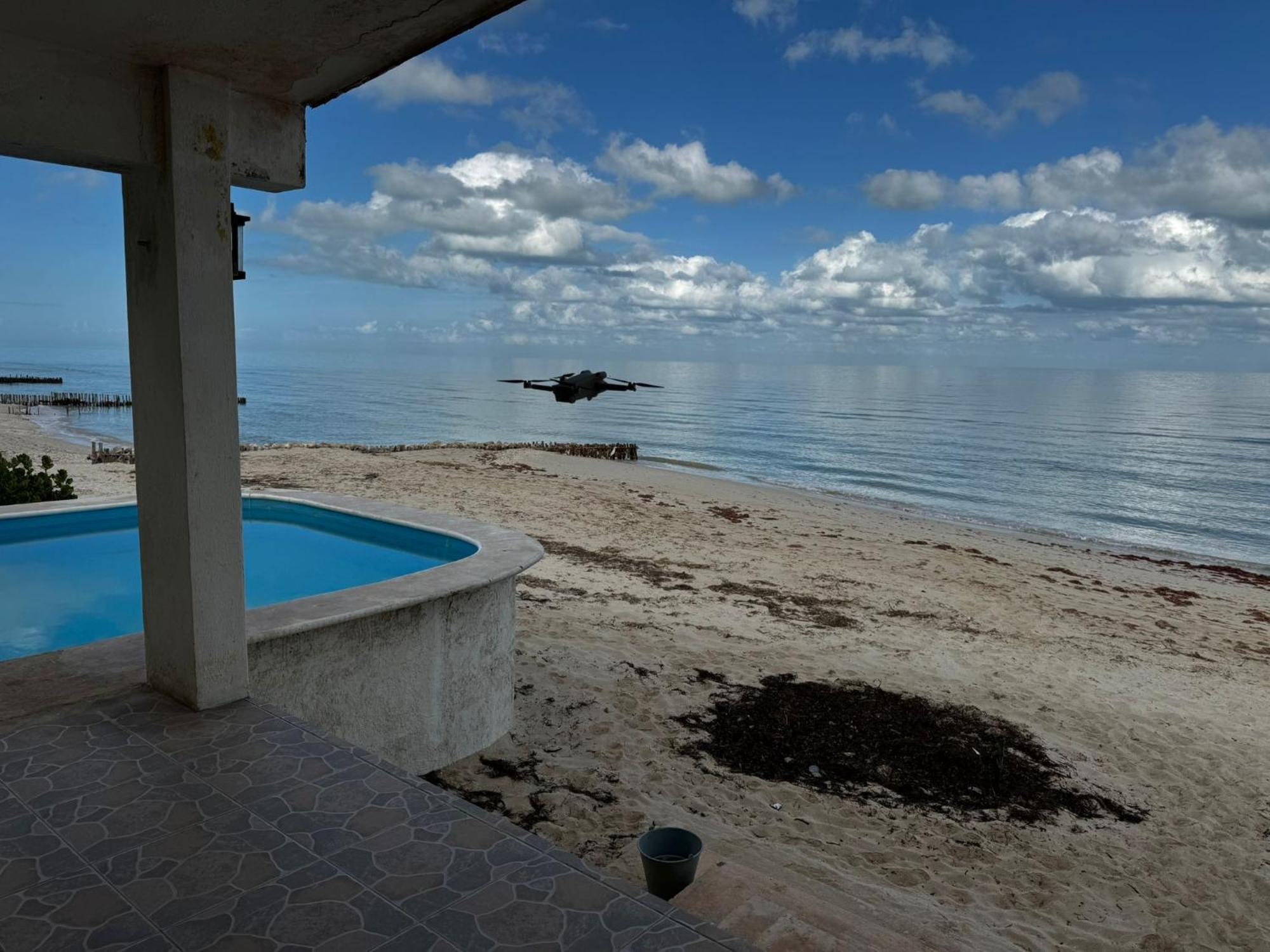 La Casa Amarilla Frente al Mar Villa Chelem Esterno foto